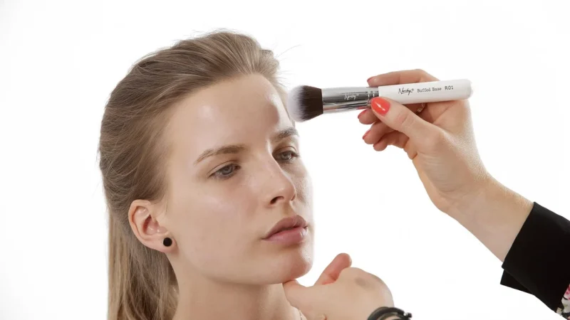 10 Essential Makeup Tips for a Flawless Look