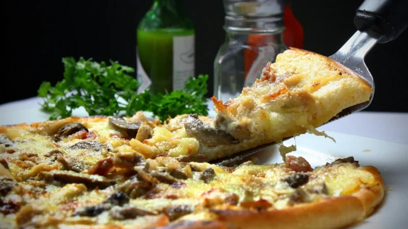 Exploring the Most Iconic Eats in New York City