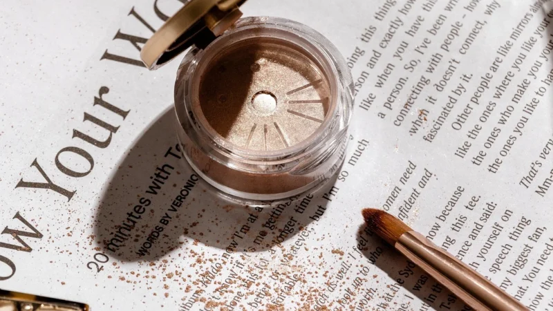 Finding the Best Maybelline Wholesale Suppliers in the UK