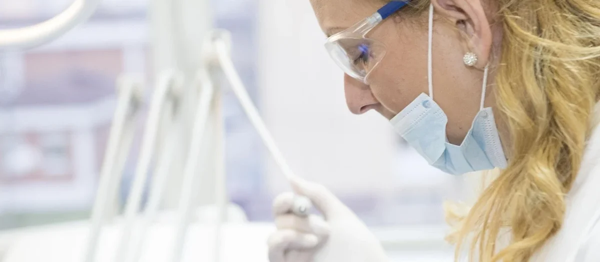 Jak znaleźć polskiego dentystę w UK?