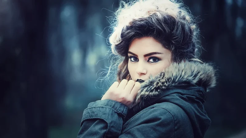 The Ultimate Guide to Applying Eyeliner Like a Pro